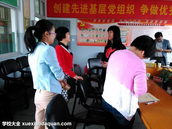 小曹娥镇中心小学迎来专家指导