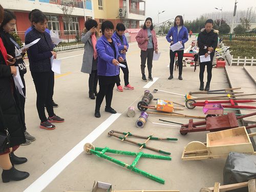铺集镇中心幼儿园开展自制户外游戏器械展评活动