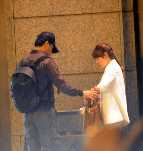 今年早些时候,段奕宏与王瑾约会的照片被媒体曝光.