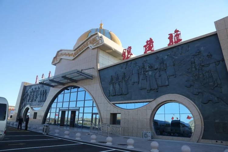 锡林郭勒日报 镶黄旗通用机场位于新宝拉格镇西北部9公里处,从镇里