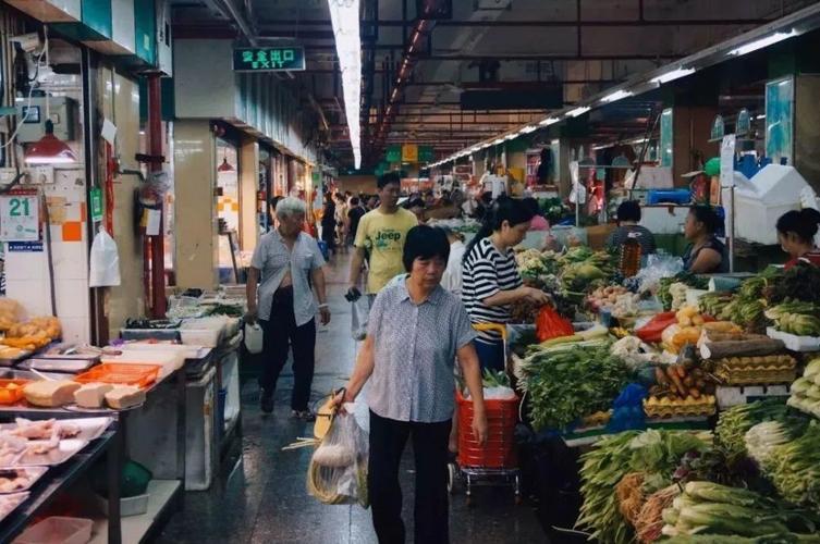 小城生活最真实的样子,是藏在菜市场里的烟火气
