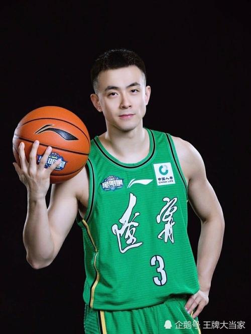 赵继伟在半决赛大放异彩,在总决赛暗淡无光,全拜杜锋所赐