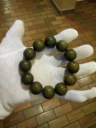 绿檀原来要这么盘,难怪我的绿檀不绿是天空灰