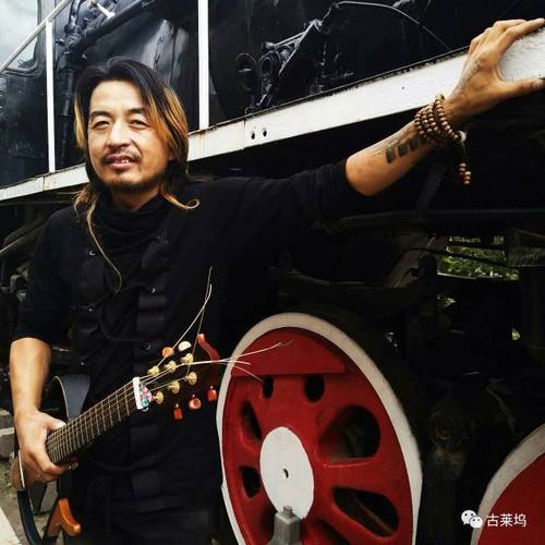 专业流浪 10 年歌手,跑遍全国300 多个城市,9 月份发行个人单曲《兰州