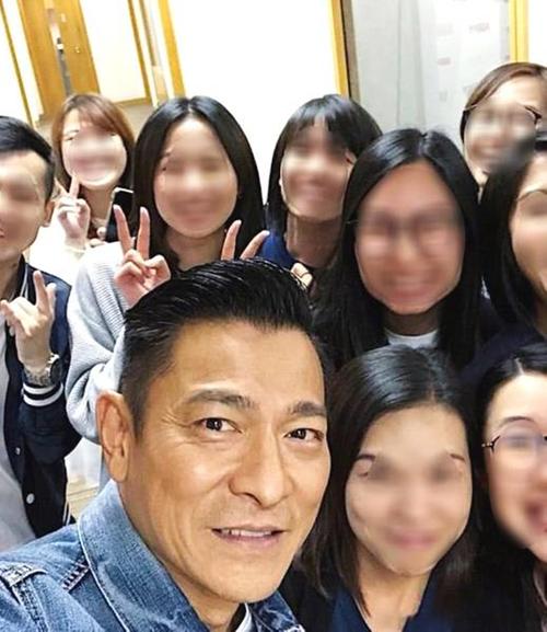 14天里变了3张脸,刘德华意外暴露了自己粉丝的素质