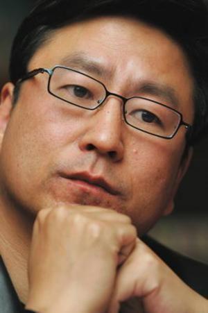 白岩松:妻子辅佐成名嘴 幸福家庭是永远财富