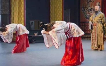 古代的君臣之礼是怎么样的电视中的三跪九叩真实吗