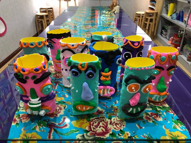 童画创意2班《手工图腾柱》