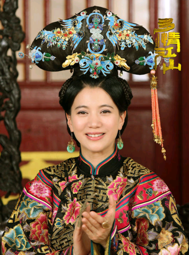 展开全部 《多情江山》中饰演孝庄皇太后(清朝首位皇太后)的是香港