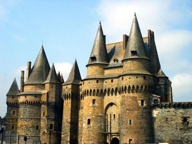 [转载]世界著名的古城堡