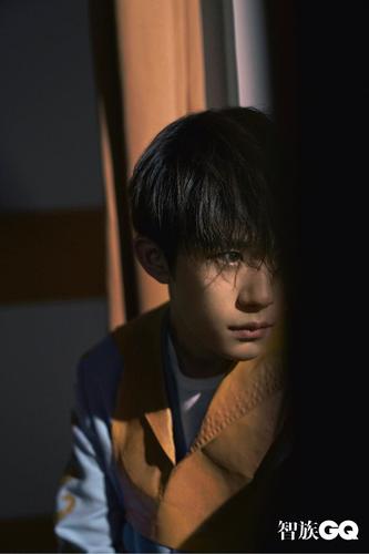 易烊千玺gq三月刊封面终于出了