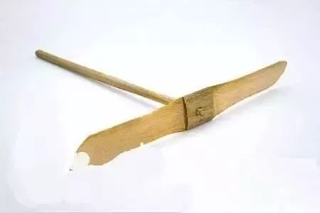 你还记得自己小时候爸爸给你做的折纸玩具吗? " 朴素甚至简陋 但