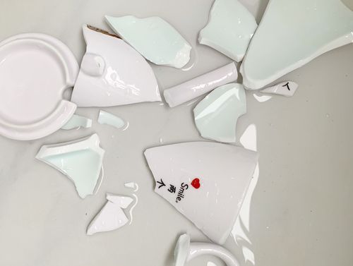 存了很久的杯子.