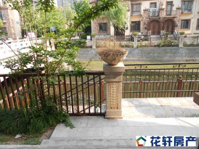 恒盛湖畔别墅 近5号线地铁 1450万 值得您拥有