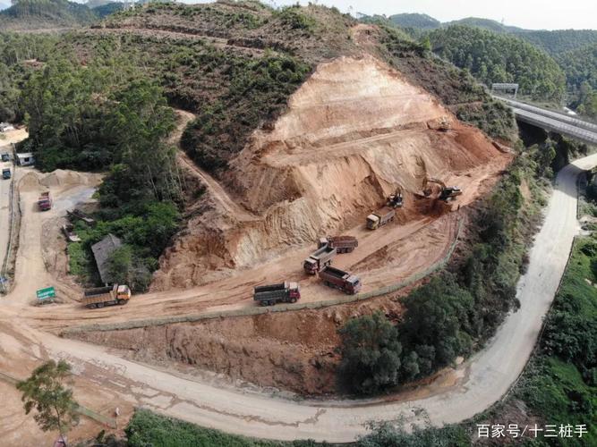 位于港南区南部的省道s207木格至浦北寨圩二级公路(贵港段)项目总投资