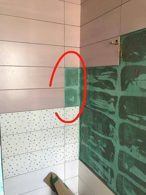 卫生间墙砖为什么会大面积空鼓脱落?