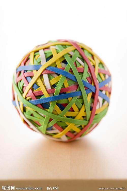 道北小学六年级美术 第四课 《彩球的设计》