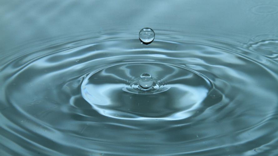 水滴飞溅素材图片-炫彩壁纸-高清炫彩图片-第3图-娟娟