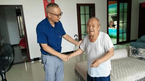 党员风采丨周成:当好驻村干部"娘家人"