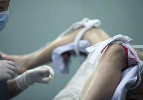 生孩子时遭遇的尴尬事想想都脸红,不过很多的孕妈妈都