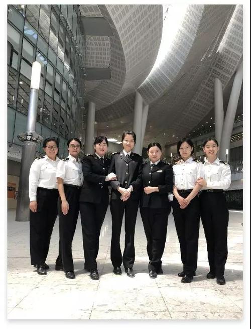 深圳海关:他们的故事说给你听