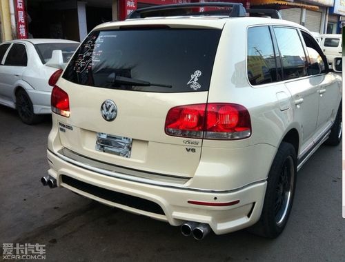 大众途锐3.2 06款涡轮.外观改装完工,更详细的在qq空间… 查看本楼