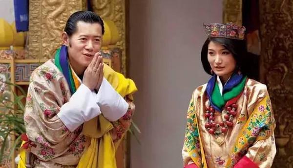 不丹王妃出席重大场合时佩戴天珠项链