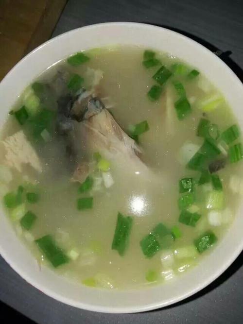 【鲫鱼汤的做法步骤图,鲫鱼汤怎么做好吃】吃货小辣妈