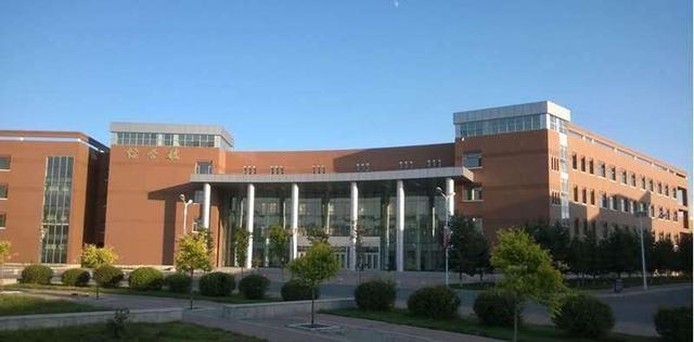 这所大学是国家税务总局共建的大学地处长春二本招生推荐