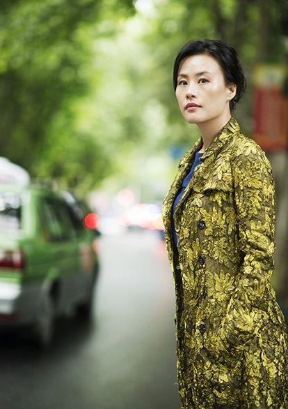 幻灯:谢晖着时尚风衣风度翩翩 于大宝女神惊艳