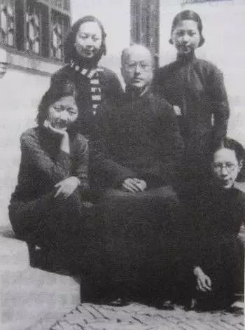深圳夏令营:真正优秀的父母,都是孩子生命里不动声色的摆渡人