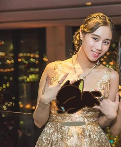 何超欣也长残了赌王最小女儿备受宠爱如今却失去灵气