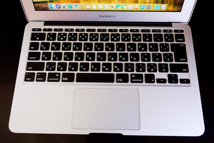 apple macbook air a1465 11inch mid 2012 core i5です.