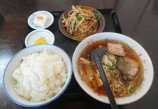 すがい食堂 - ラーメン定食(バラ肉炒め)ライス大盛り