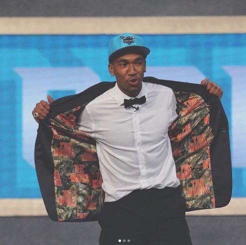 新秀马利克-蒙克晒选秀组图:梦想成真