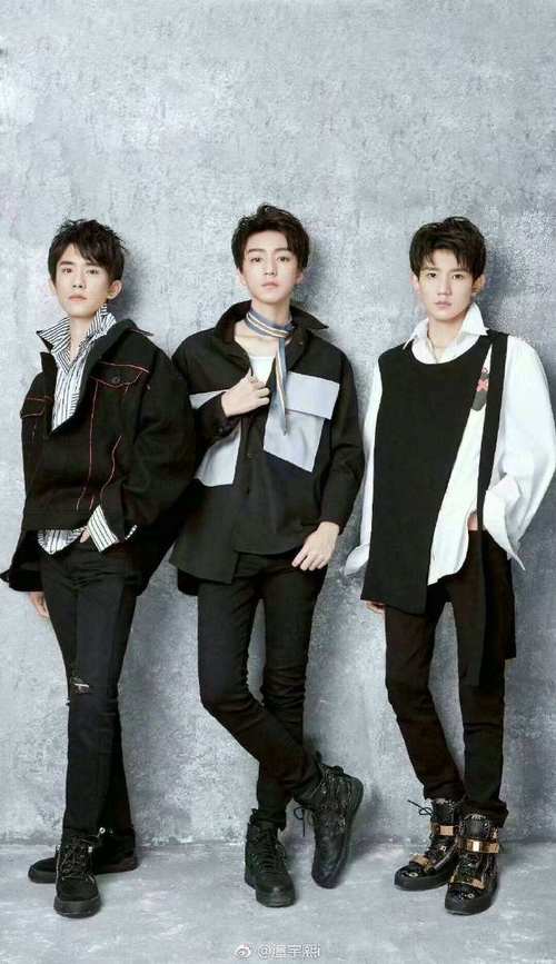 王俊凯王源包场支持易烊千玺主演春节档电影