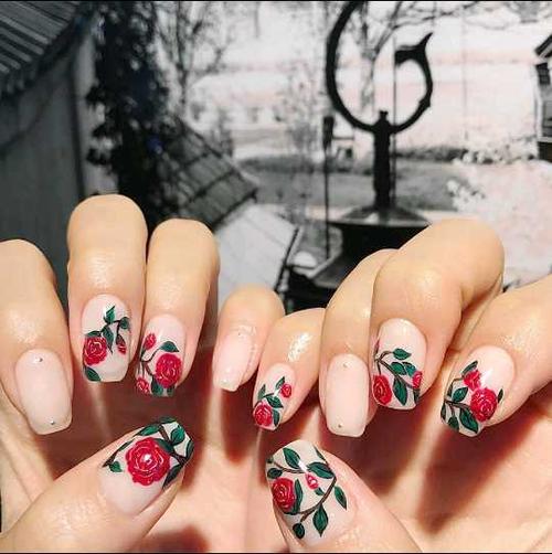 彩绘美甲玫瑰花图片