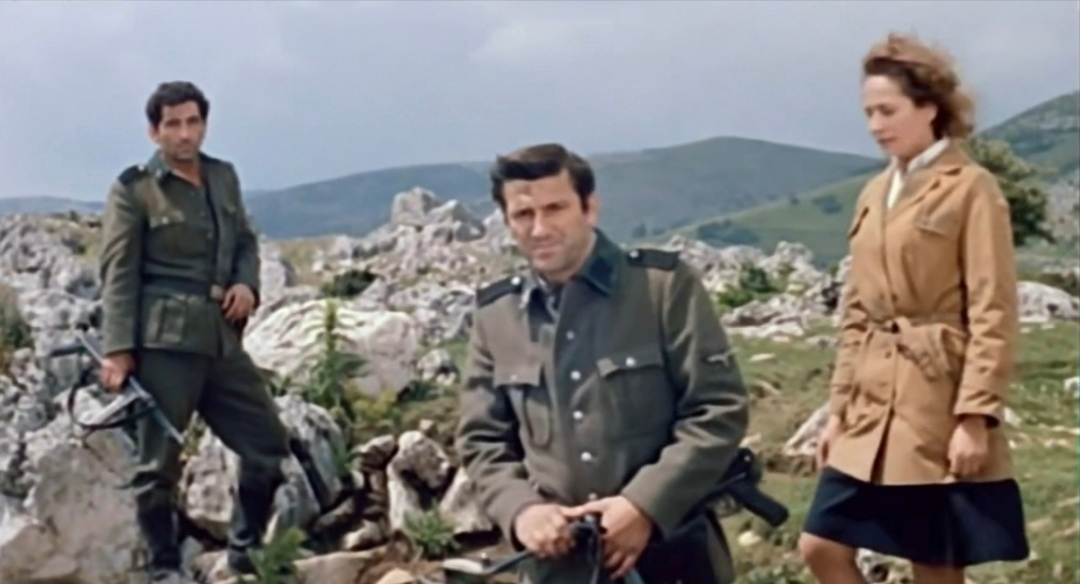 南斯拉夫战争电影《桥》:人手一支mp40,三联高射炮完美穿越