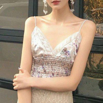 性感女头像超骚气 真实吊带女头像锁骨妩媚