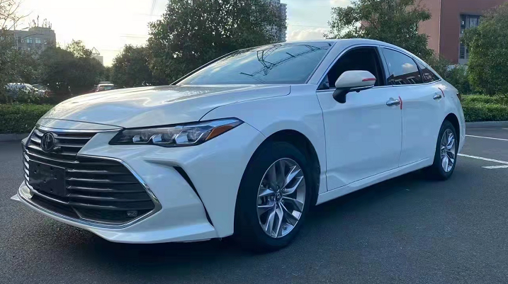 体验"次低配"2.0l丰田亚洲龙,外观颜值帅,油耗低,价格降了