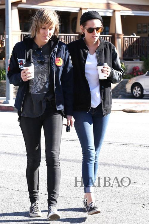 克里斯汀·斯图尔特 (kristen stewart) 与alicia cargile洛杉矶外出