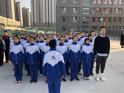 笑迎春风,重踏征程,一展风采,砥砺前行 ～～南海中学东山校区3月5日学
