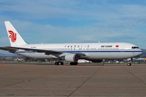 国航的波音773能坐多少人