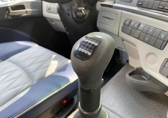 欧曼est穿越版,560马力福康机配采埃孚变速器,走南闯