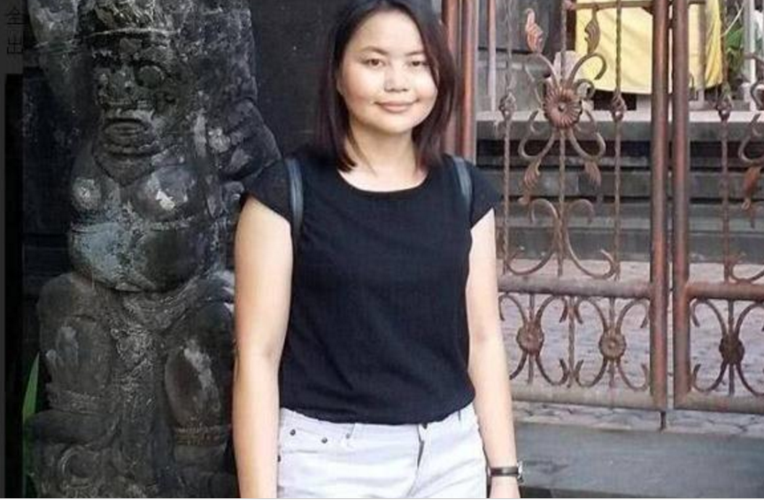 据悉,她的孩子在怀孕五个月时就被诊断出染色体异常,并于之后胎死腹中