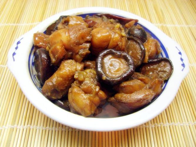 香菇鸡块