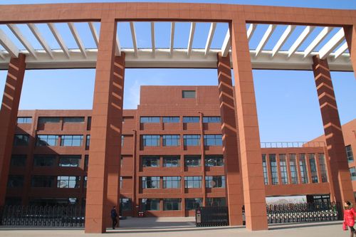 东方红小学外景