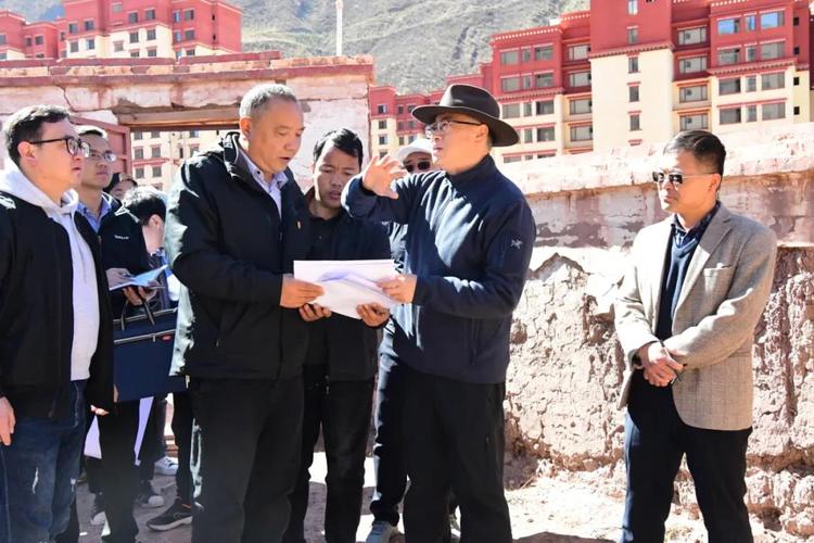 昌都要闻24日上午,市委副书记,市长陈军率市自然资源局,住建局,建筑