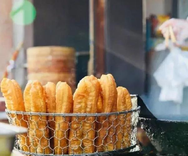 美食| 油条摊:中国的清晨食堂