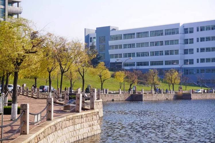  p>青岛大学(qingdao university),简称青大(qu),位于 a target="